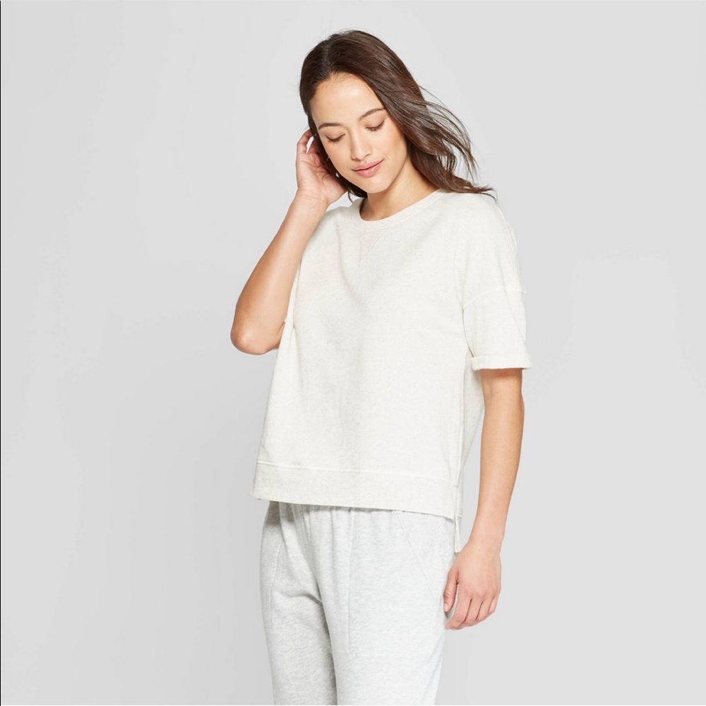 🌿Women’s light tan short sleeve lounge fleece top